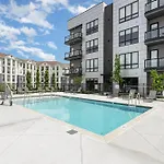 Panoramic Penthouse - Mins To Broadway - Full Gym